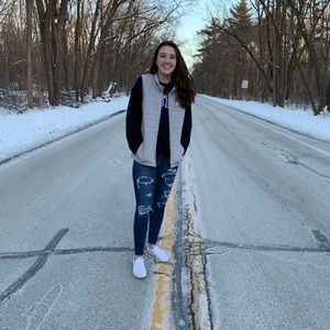 Meet your Posher, Abby